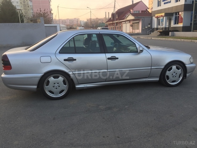 Mercedes C 240 2000, 253,000 km - 2.4 l - Sumqayıt