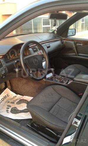 Mercedes E 240 1998, 236,484 km - 2.4 л - Bakı