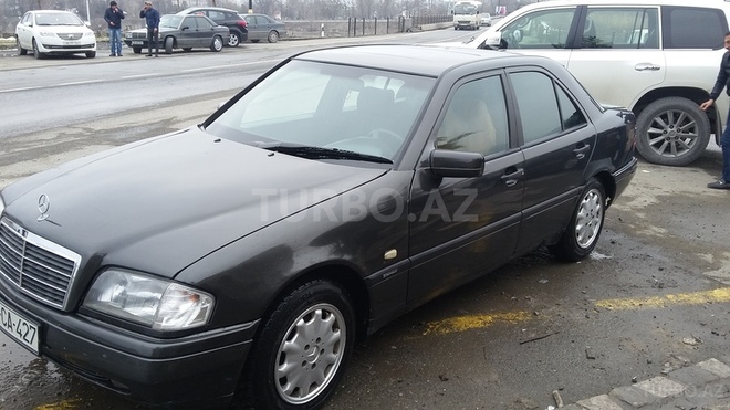 Mercedes C 180 1995, 300,020 km - 1.8 л - Qəbələ