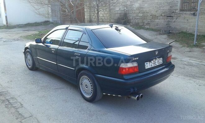 BMW 318 1995, 220,000 km - 1.8 л - Sumqayıt