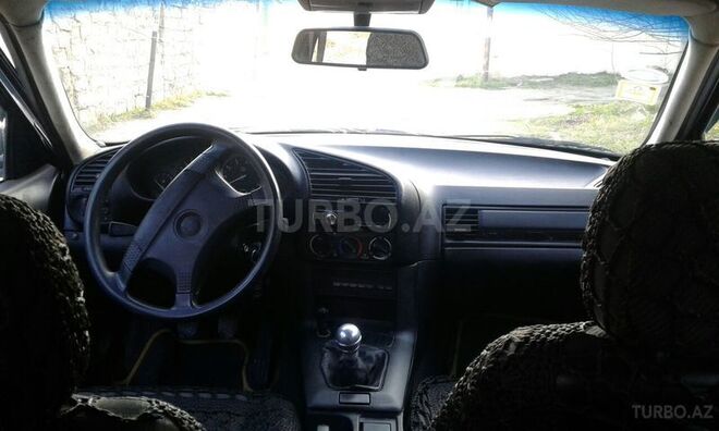 BMW 318 1995, 220,000 km - 1.8 л - Sumqayıt