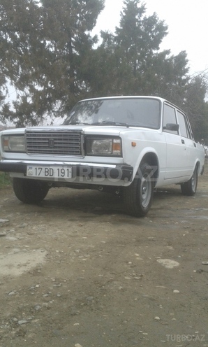 LADA (VAZ) 2107 2005, 42,000 km - 1.6 l - Quba