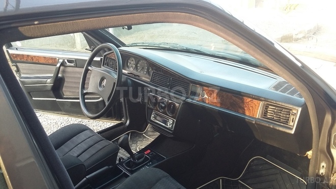 Mercedes 190 1990, 480,000 km - 1.8 l - Biləsuvar