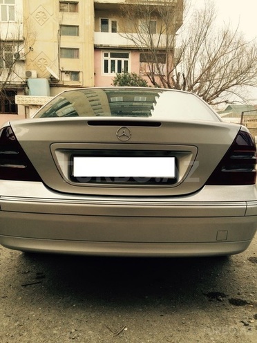 Mercedes C 220 2000, 263,500 km - 2.2 l - Bakı