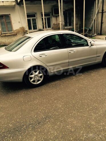 Mercedes C 220 2000, 263,500 km - 2.2 l - Bakı