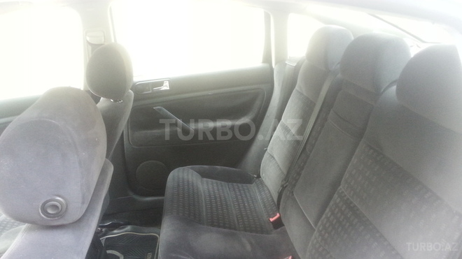 Volkswagen Passat 2003, 210,000 km - 1.8 l - Sumqayıt