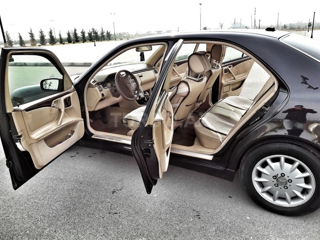 Mercedes E 320 2000, 325,000 km - 3.2 l - Ağdaş