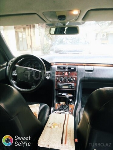 Mercedes E 240 1998, 290,000 km - 2.4 л - Bakı