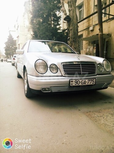 Mercedes E 240 1998, 290,000 km - 2.4 л - Bakı
