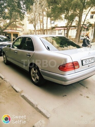 Mercedes E 240 1998, 290,000 km - 2.4 л - Bakı