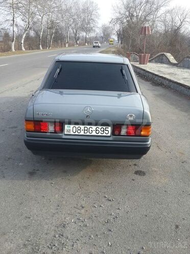 Mercedes 190 1991, 250,000 km - 2.0 l - Şəki