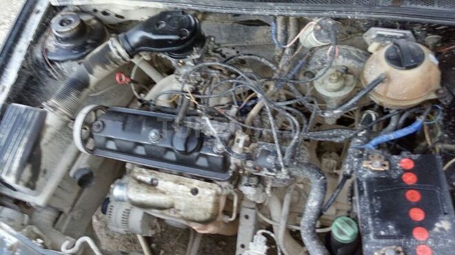 Volkswagen Golf 1994, 190,000 km - 1.6 l - Xaçmaz