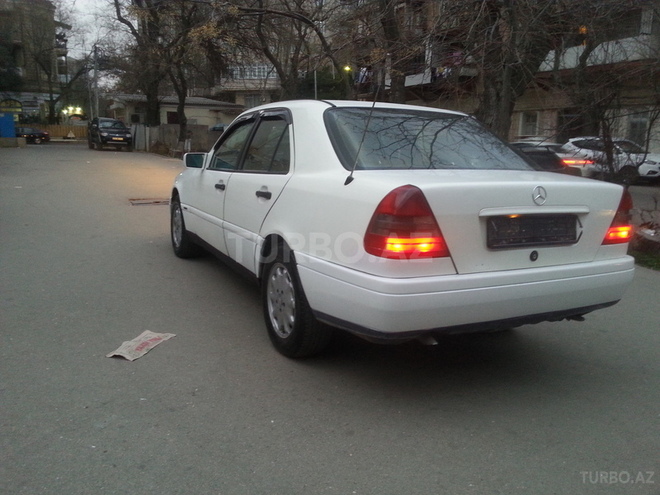 Mercedes C 180 1997, 240,000 km - 1.8 л - Bakı