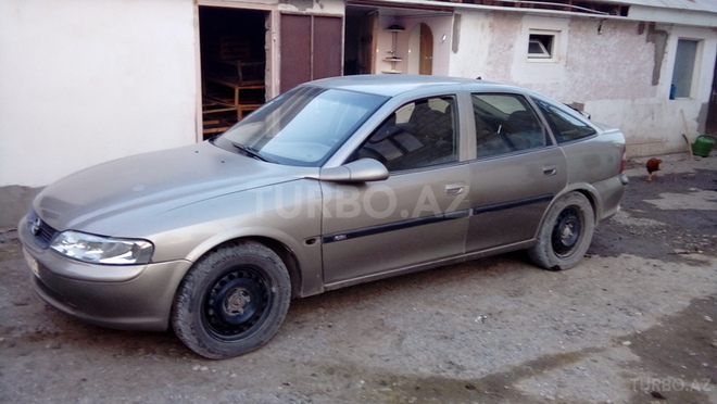 Opel Vectra 1996, 2,700,000 km - 2.0 л - Quba