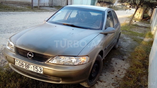 Opel Vectra 1996, 2,700,000 km - 2.0 л - Quba