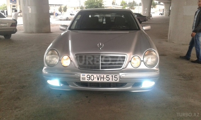 Mercedes E 270 2001, 214,000 km - 2.7 l - Bakı
