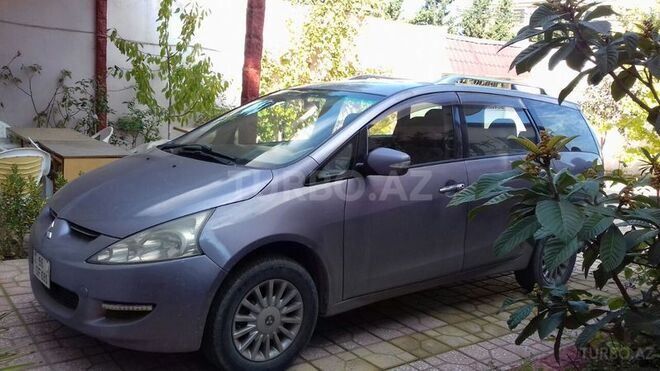 Mitsubishi Grandis 2003, 151,400 km - 2.4 л - Bakı
