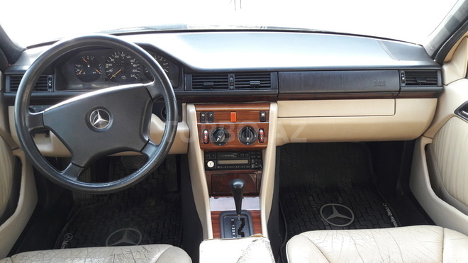 Mercedes E 300 1990, 345,201 km - 3.0 l - Sabirabad