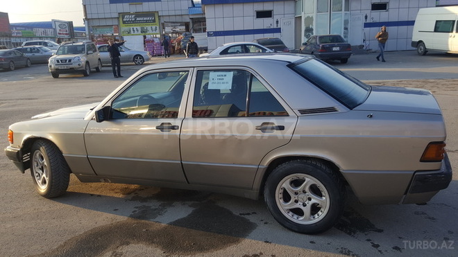 Mercedes 190 1989, 272,000 km - 2.0 л - Bakı