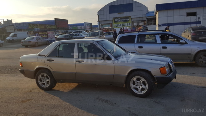 Mercedes 190 1989, 272,000 km - 2.0 л - Bakı