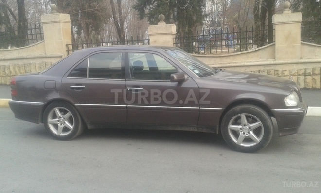 Mercedes C 180 1995, 444,650 km - 1.8 л - Zaqatala