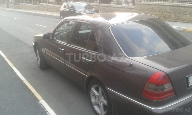 Mercedes C 180 1995, 444,650 km - 1.8 л - Zaqatala