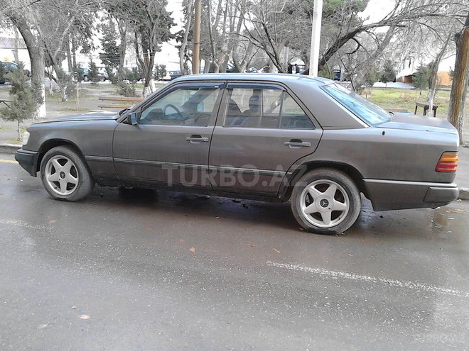 Mercedes E 300 1988, 278,540 km - 3.0 l - Sumqayıt