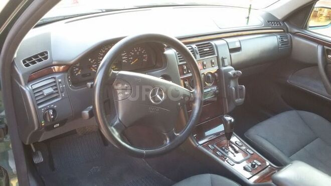 Mercedes E 280 2000, 216,000 km - 2.8 l - Şəmkir