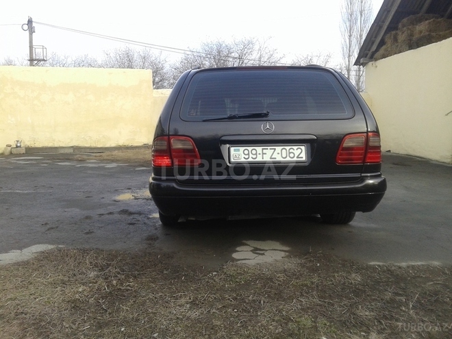 Mercedes E 220 1999, 320,000 km - 2.2 l - Zaqatala