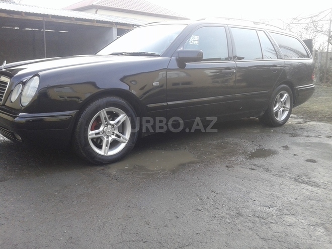 Mercedes E 220 1999, 320,000 km - 2.2 l - Zaqatala