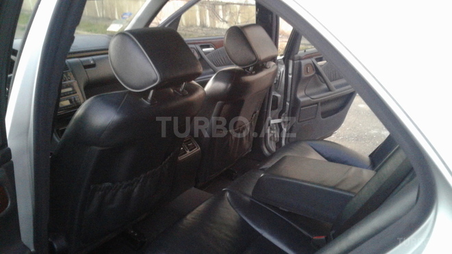 Mercedes E 320 2000, 330,000 km - 3.2 л - Bakı