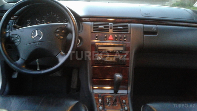 Mercedes E 320 2000, 330,000 km - 3.2 л - Bakı
