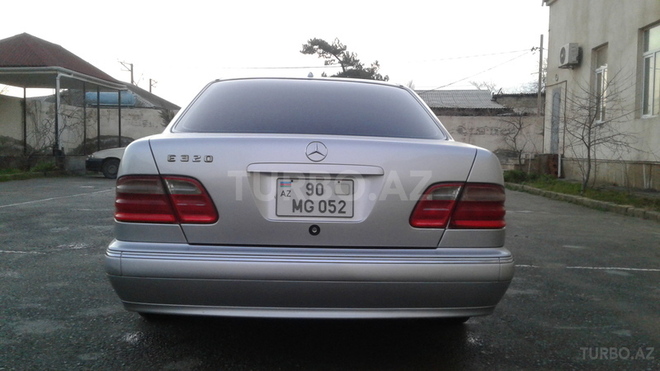Mercedes E 320 2000, 330,000 km - 3.2 л - Bakı