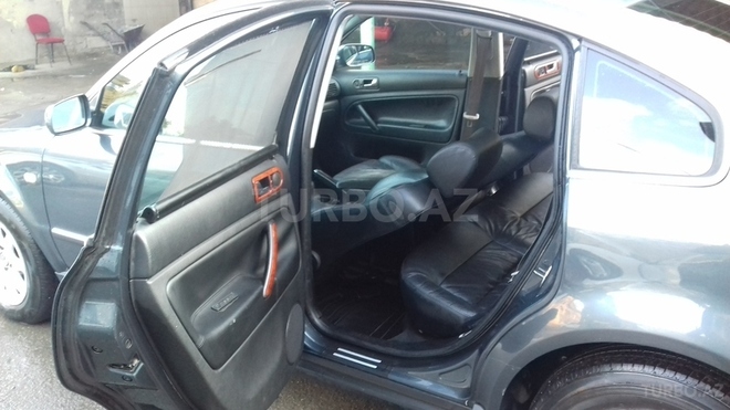 Volkswagen Passat 2002, 128,000 km - 1.8 l - Gəncə