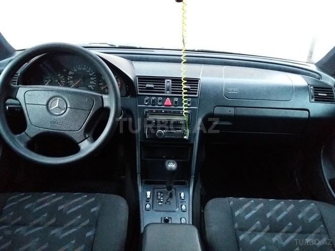 Mercedes C 220 2000, 223,000 km - 2.2 l - Bakı