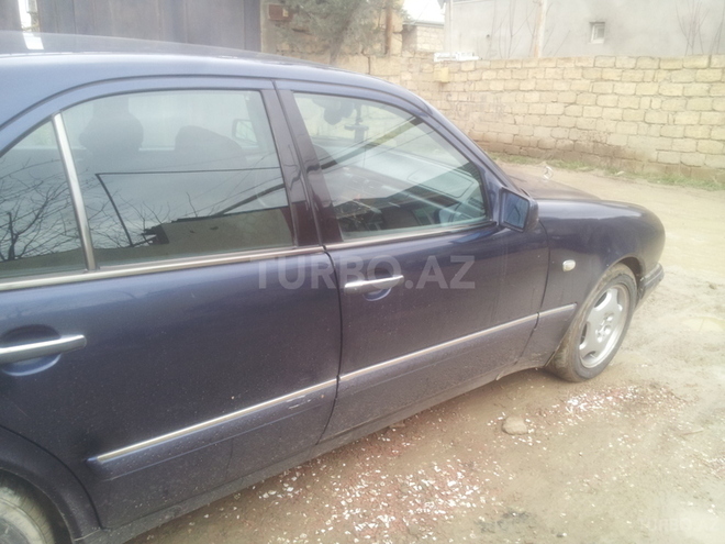 Mercedes E 200 1999, 250,000 km - 0.2 l - Bakı