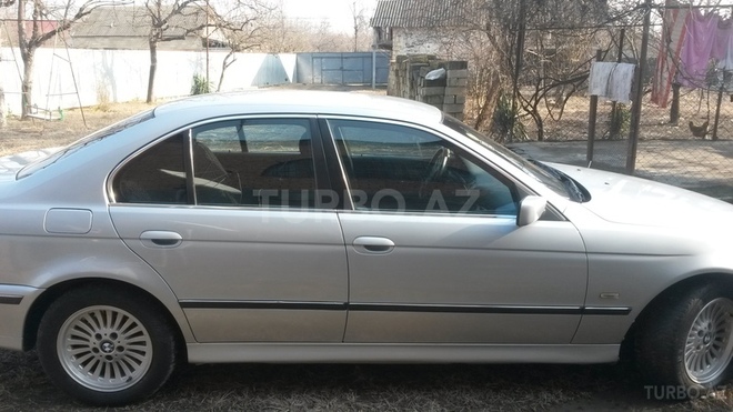BMW 523 1997, 370,000 km - 2.3 l - Zaqatala