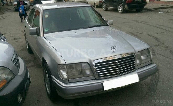Mercedes E 200 1993, 238,000 km - 2.0 л - Bakı