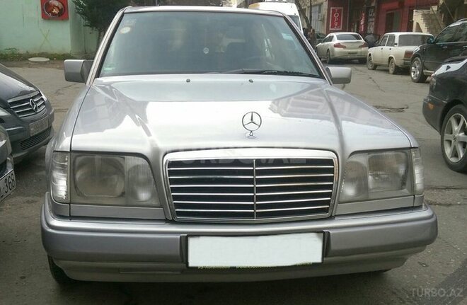 Mercedes E 200 1993, 238,000 km - 2.0 л - Bakı