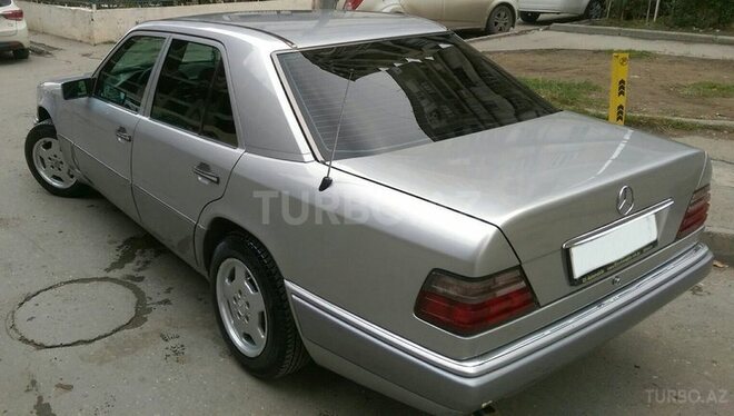 Mercedes E 200 1993, 238,000 km - 2.0 л - Bakı