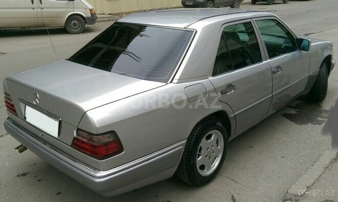Mercedes E 200 1993, 238,000 km - 2.0 л - Bakı
