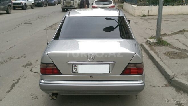 Mercedes E 200 1993, 238,000 km - 2.0 л - Bakı