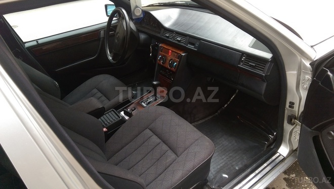 Mercedes E 200 1993, 238,000 km - 2.0 л - Bakı
