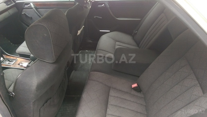 Mercedes E 200 1993, 238,000 km - 2.0 л - Bakı