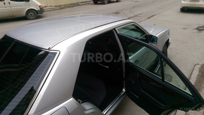 Mercedes E 200 1993, 238,000 km - 2.0 л - Bakı