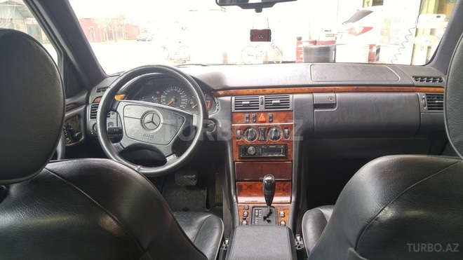 Mercedes E 300 1997, 335,000 km - 3.0 l - Bakı