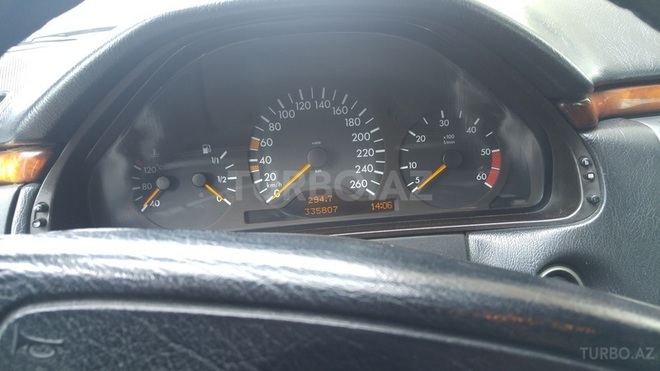 Mercedes E 300 1997, 335,000 km - 3.0 l - Bakı