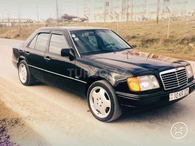 Mercedes E 320 1995, 282,000 km - 3.2 л - Bakı