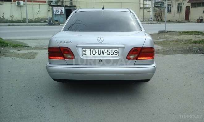 Mercedes E 240 1998, 273,000 km - 2.4 l - Bakı