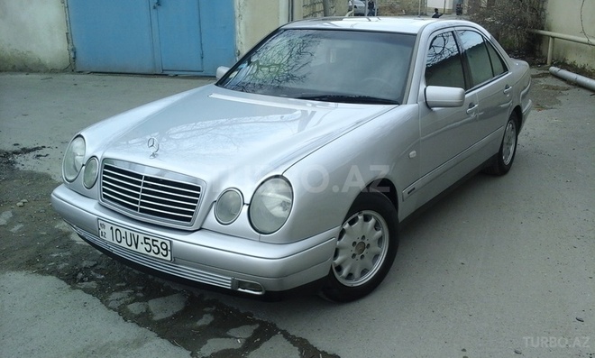 Mercedes E 240 1998, 273,000 km - 2.4 l - Bakı